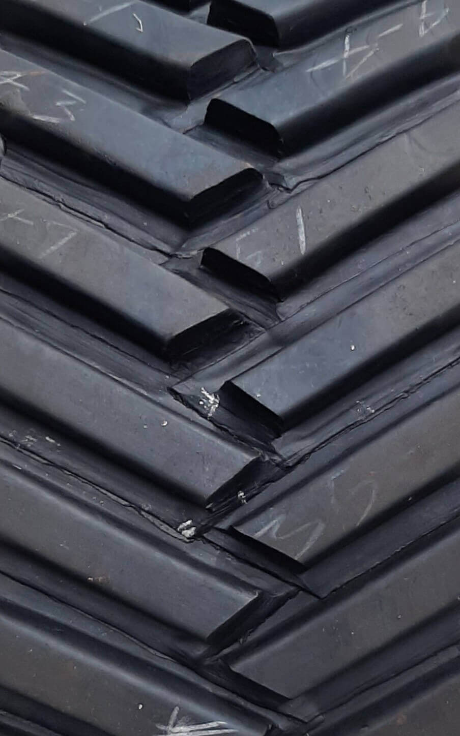 Industrial lug tread pattern image