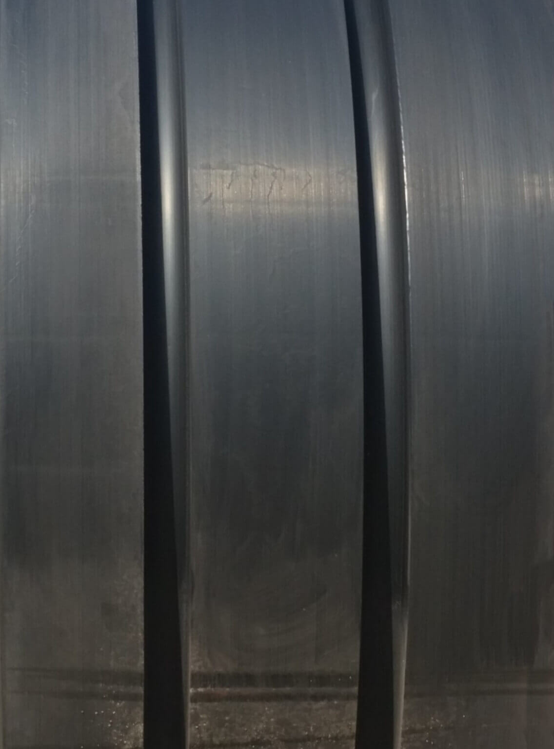 Tri Rib tread pattern image